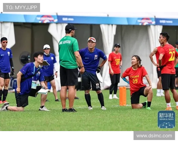 成都飞盘队在世界攀岩锦标赛中以77分稳居积分榜首位